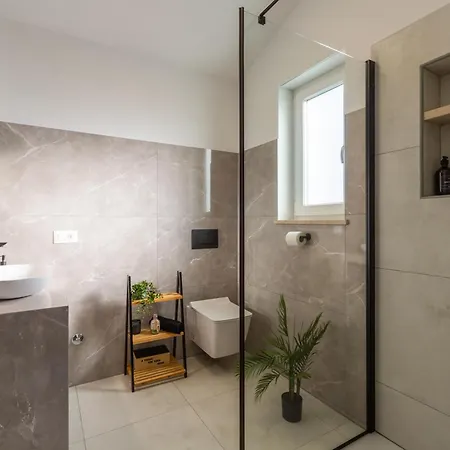 Lumina Divina With Heated Pool Near Porec * Prhati