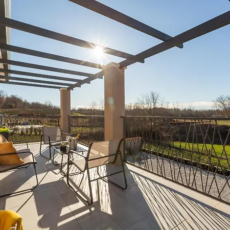 فيلة Lumina Divina With Heated Pool Near Porec Prhati