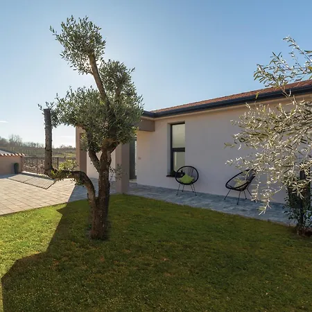 Lumina Divina With Heated Pool Near Porec Villa *
