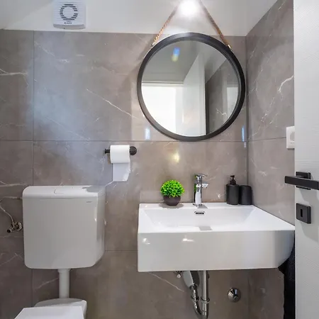 Lumina Divina With Heated Pool Near Porec Prhati