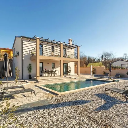 Villa Lumina Divina With Heated Pool Near Porec Prhati