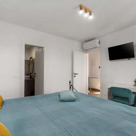 Villa Lumina Divina With Heated Pool Near Porec