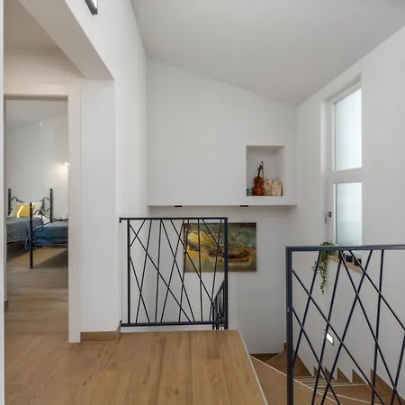 Lumina Divina Sa Grijanim Bazenom Villa Prhati