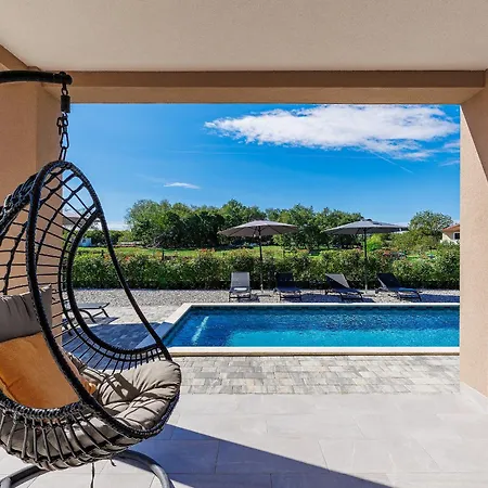 Villa Lumina Divina With Heated Pool Near Porec *