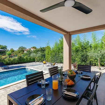 Lumina Divina With Heated Pool Near Porec Villa
