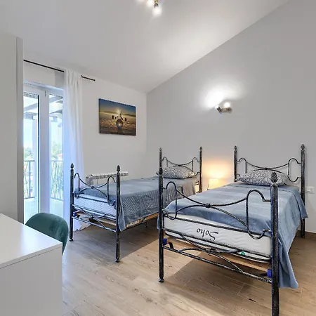 Villa Lumina Divina With Heated Pool Near Porec *