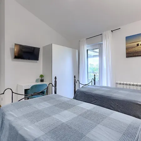Villa Lumina Divina With Heated Pool Near Porec *