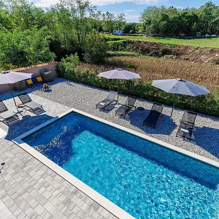 Lumina Divina With Heated Pool Near Porec Villa