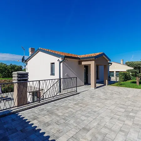 Lumina Divina With Heated Pool Near Porec Villa *